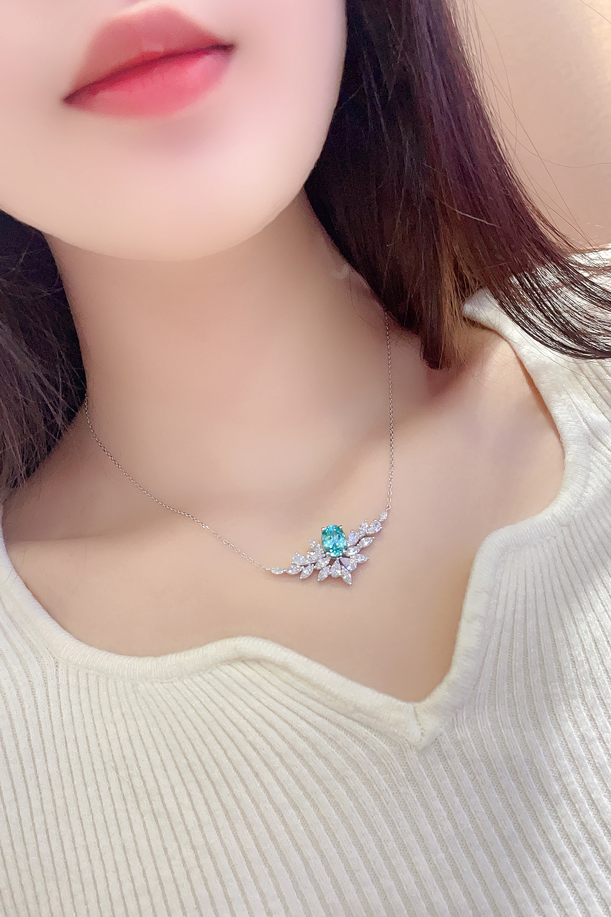 Is a moissanite worth anything?(Image2) 培育帕拉伊巴项链9.jpg