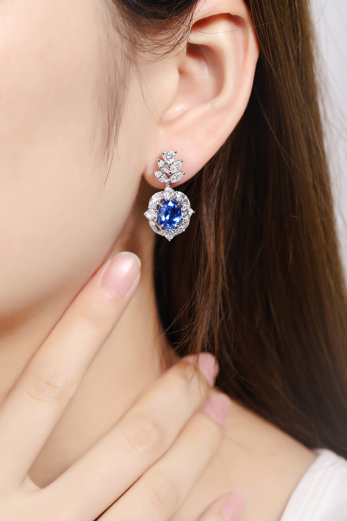 Will Lab Grown Diamond Lose Its Fire? Causes &(Image2) 培育钴尖晶耳环-.jpg