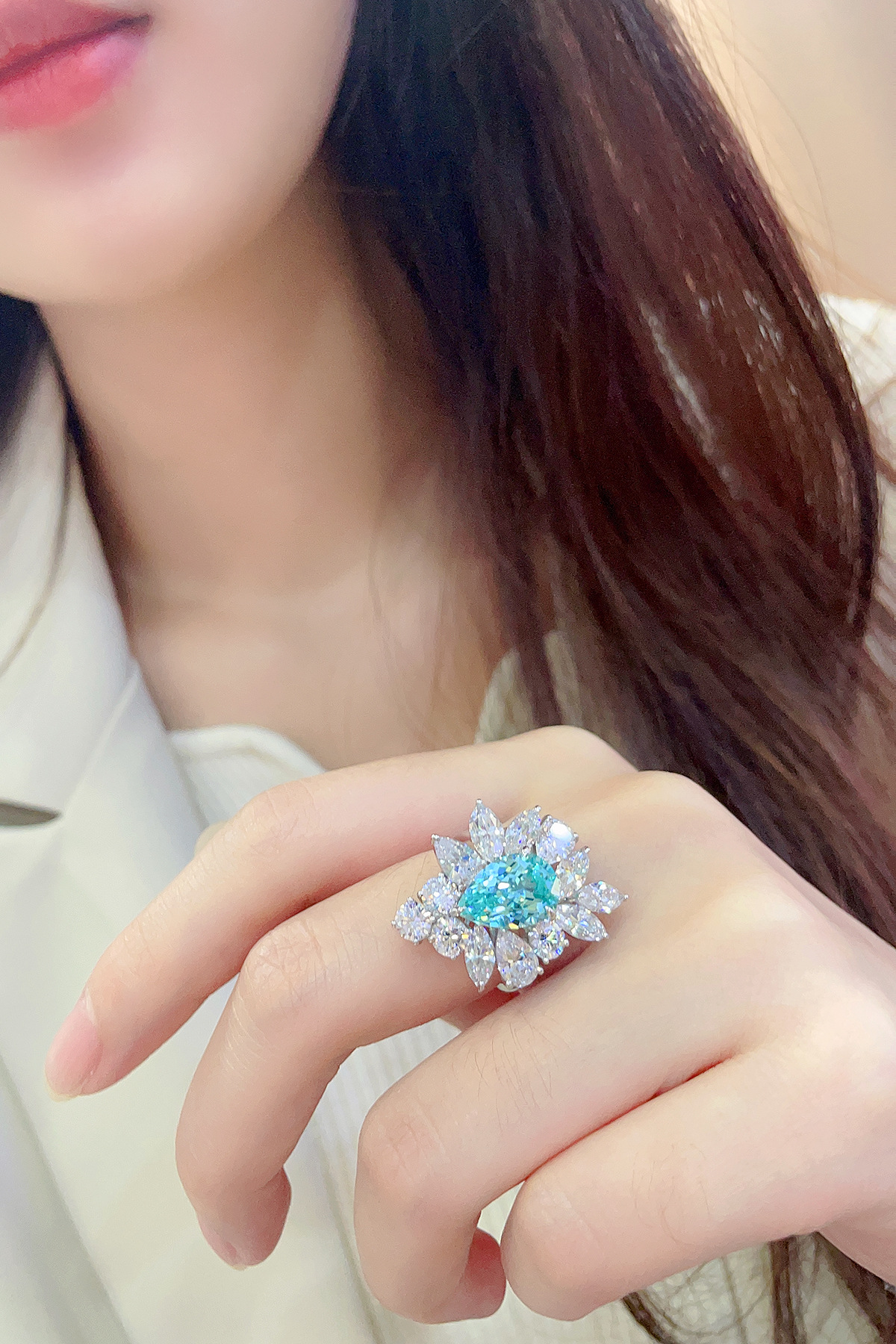 Do Different Moissanite Cuts Perform Differently in Daily Use?(Image2) 培育帕拉伊巴戒指-.jpg