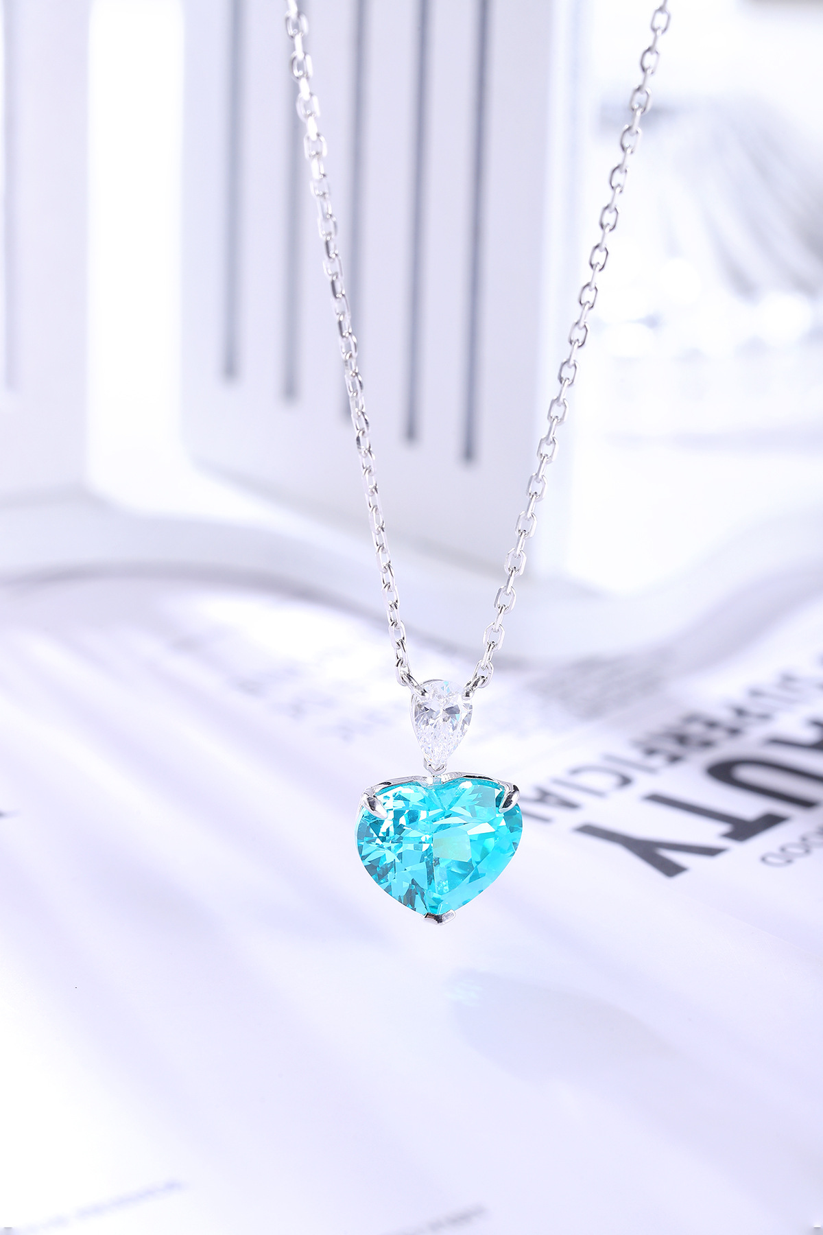 How to Bring Back Sparkle to Moissanite Jewelry(Image2) 培育帕拉伊巴项链.jpg