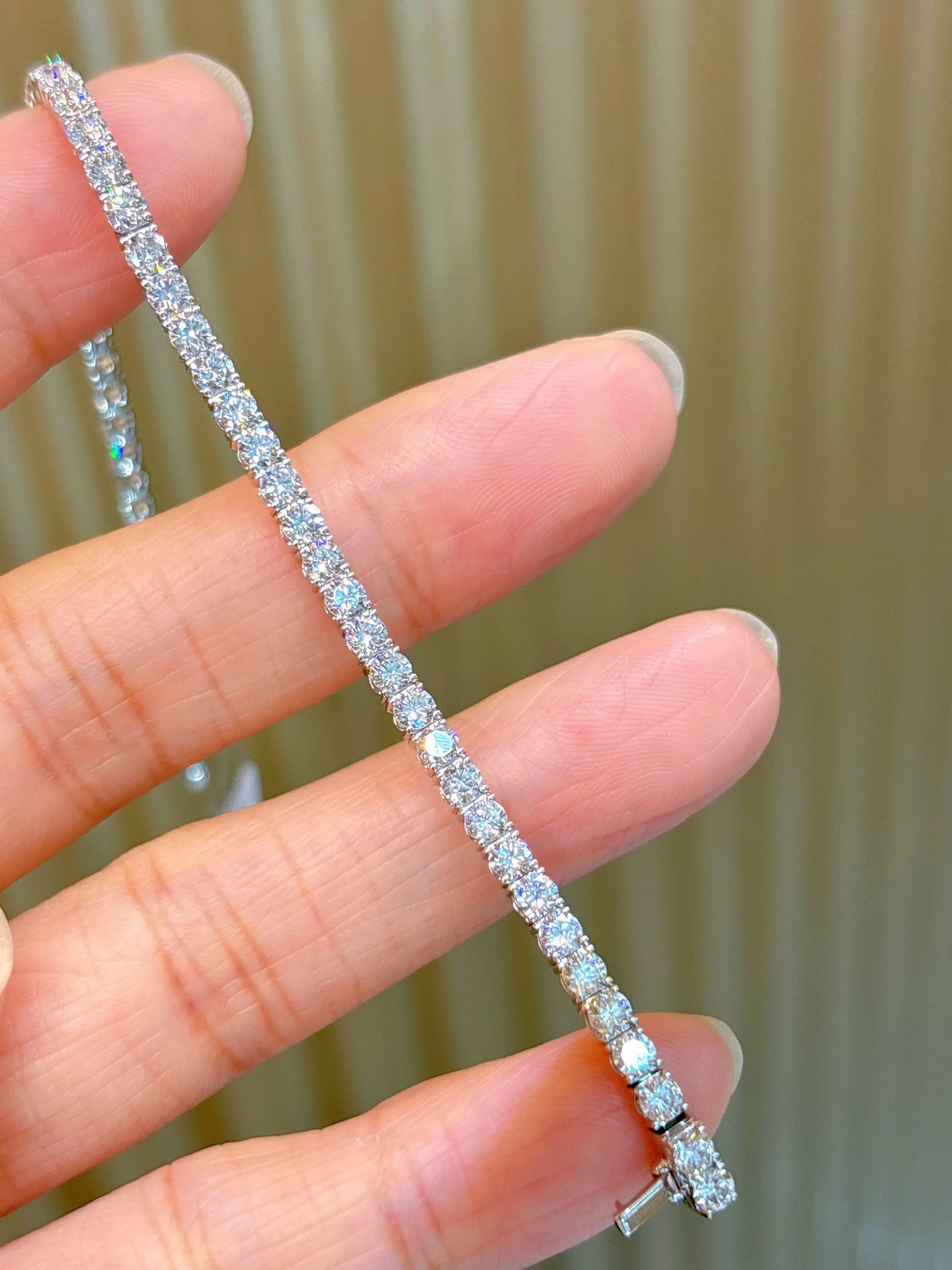 Tennis Bracelet Au750 Round Lab Grown Diamonds Bangles For Women 18k Real Gold Wedding Party Tennis Bracelets Unisex - Buy Product on Alibaba.com(图6) Tennis Bracelet Au750 Round Lab Grown Diamonds Bangles For Women 18k Real Gold Wedding Party Tennis Bracelets Unisex - Buy Product on Alibaba.com
