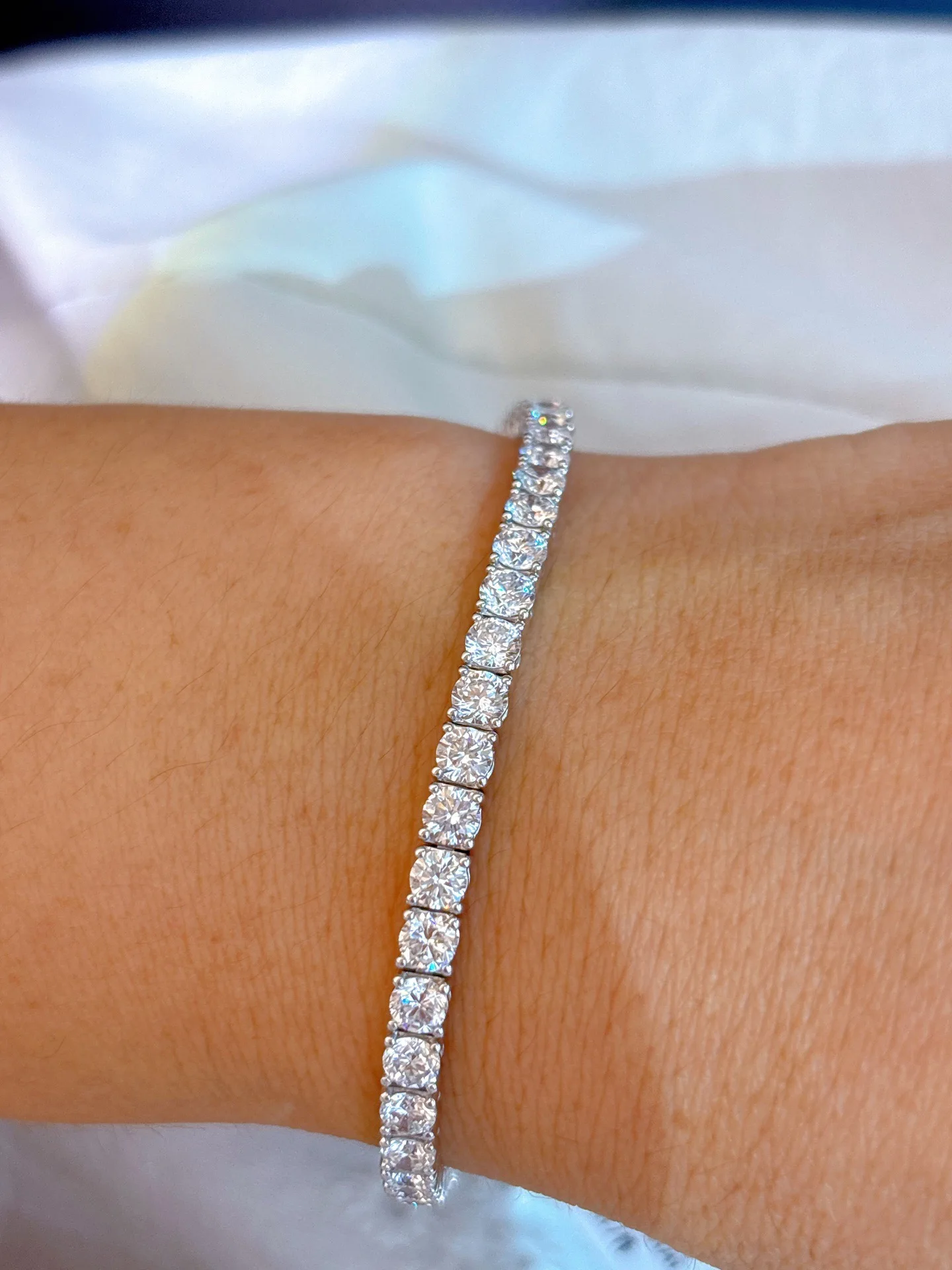 Tennis Bracelet Au750 Round Lab Grown Diamonds Bangles For Women 18k Real Gold Wedding Party Tennis Bracelets Unisex - Buy Product on Alibaba.com(图5) Tennis Bracelet Au750 Round Lab Grown Diamonds Bangles For Women 18k Real Gold Wedding Party Tennis Bracelets Unisex - Buy Product on Alibaba.com