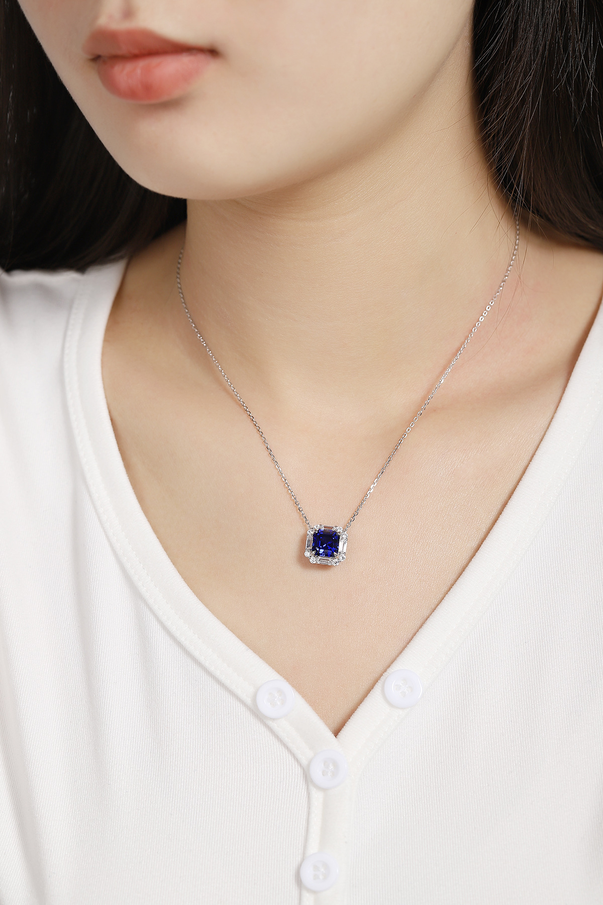 Will Moissanite Turn Yel