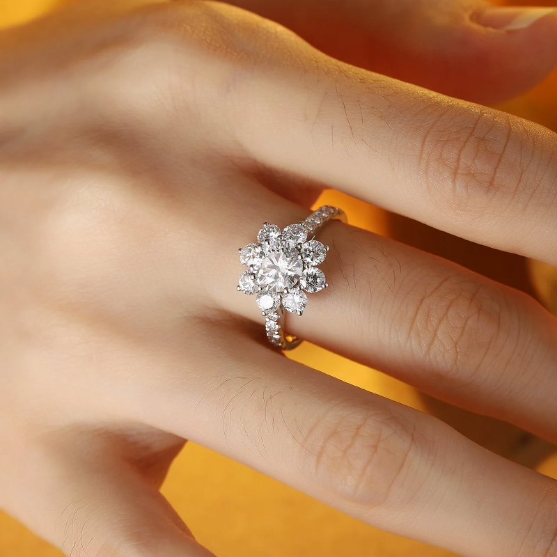 Will Moissanite Jewelry Cause Skin Allergies?(Image2) 4.jpeg